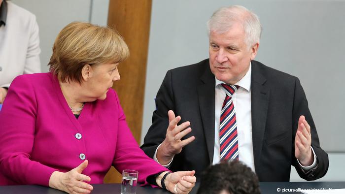 Τι θα κάνει ο Ζεεχόφερ μετά τις αποφάσεις Μέρκελ;