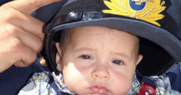 Συγκίνησε ο 6χρονος Θεοφύλακτος που ήρθε στον κόσμο με… Super Puma