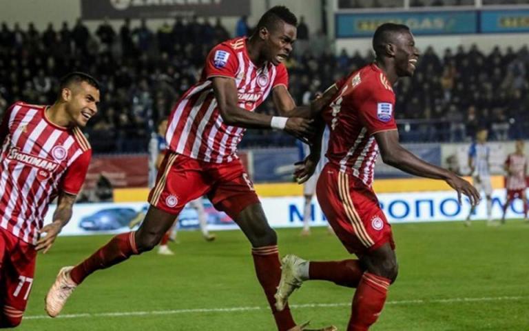 Κρατάνε το φανάρι