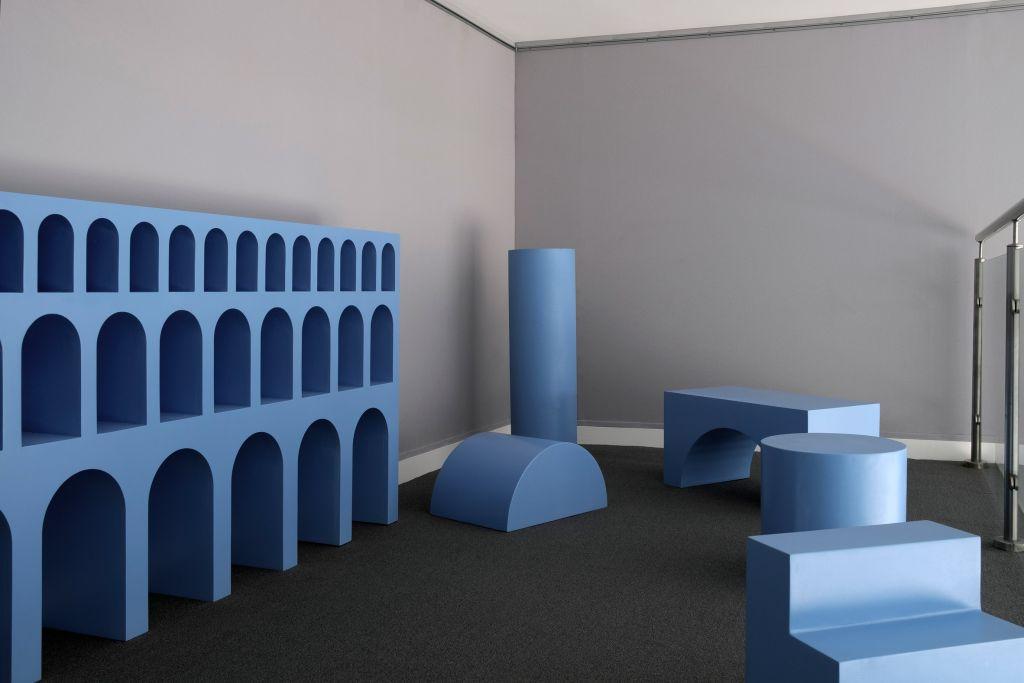 «Η πόλη είναι κινητή»: Σειρά επίπλων εμπνευσμένα από την κλασική αρχαιότητα