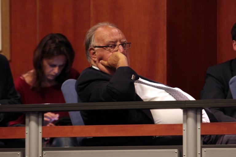 Προκλητική δήλωση Πάγκαλου: Όποιος κρατάει όπλο να πυροβολείται