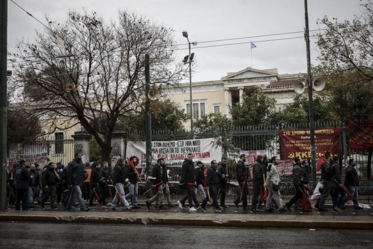 Πολυτεχνείο: «Φρούριο» η Αθήνα – Το μεσημέρι η πορεία προς την αμερικανική πρεσβεία