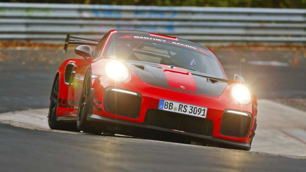 Νέο ρεκόρ ταχύτερου γύρου στο Nurburgring για την Porsche 911 GT2 RS