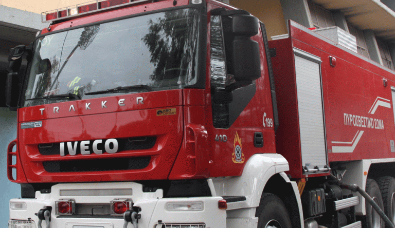 Ασπρόπυργος: Υπό μερικό έλεγχο πυρκαγιά σε κτίριο