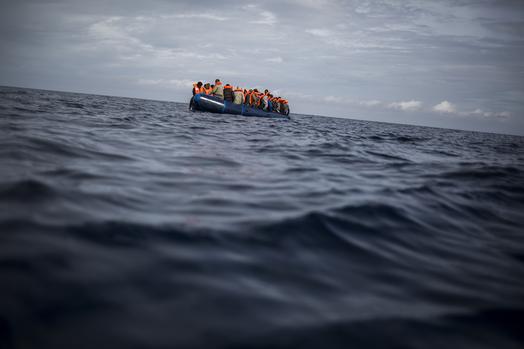 ΜΚΟ αναλαμβάνουν τις διασώσεις προσφύγων ανοιχτά της Λιβύης