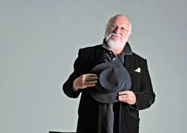 Διονύσης Σαββόπουλος: Με παρασύρουν συχνά τα συναισθήματά μου