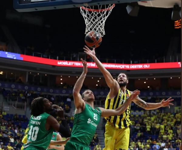 Εύκολη νίκη της Φενέρ