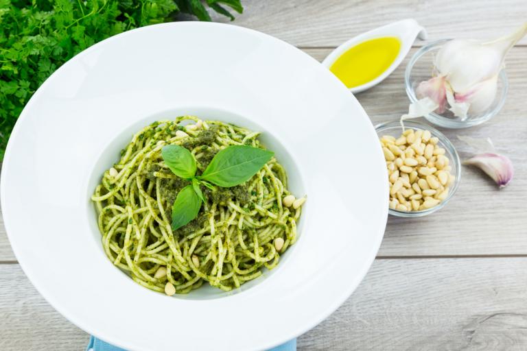 Σπαγγέτι με πέστο