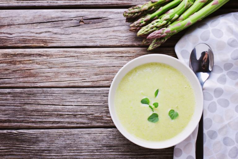 Σούπα με σπαράγγια