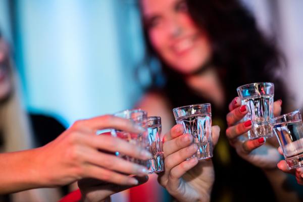 Πώς θα διαχειριστείτε το αλκοόλ στους εφήβους