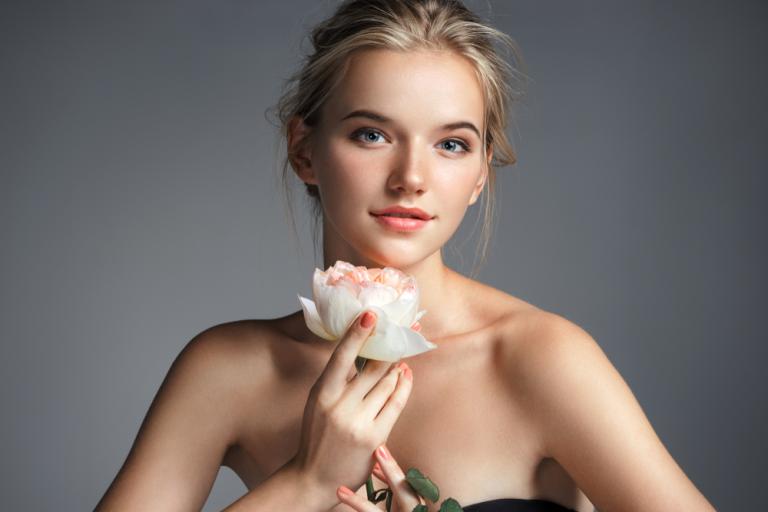 Το μυστικό για να αποκτήσετε λαμπερή επιδερμίδα