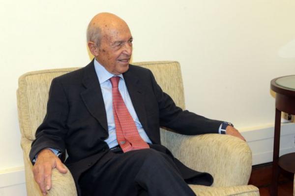 Editorial Ta Nea: Symbol