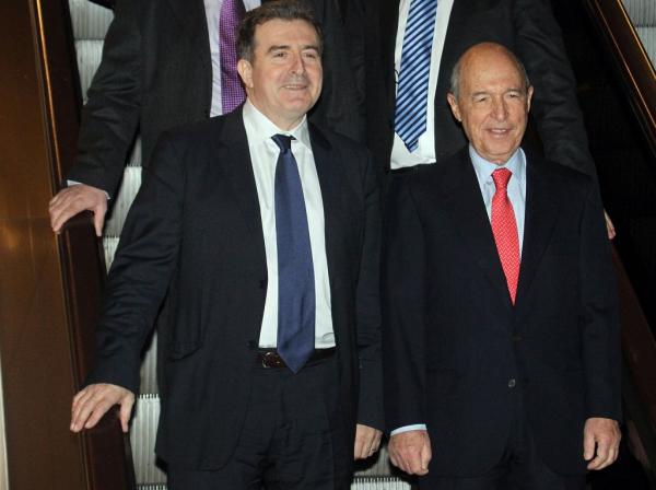 Ανοίγουν τους τραπεζικούς λογαριασμούς Σημίτη και Χρυσοχοΐδη