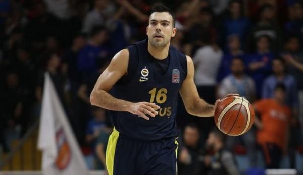 Τραυματίστηκε ο Σλούκας στη νίκη της Φενέρ