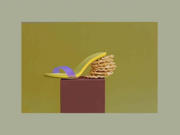 Φάτε τα στιλέτο σας