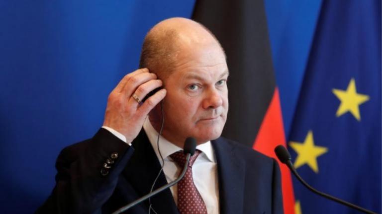 «Σχετικά αισιόδοξος» ο Σολτς για εξεύρεση λύσης με την Ιταλία