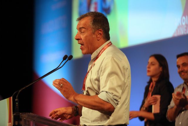 Θεοδωράκης: Οι μισθοί των παπάδων πρέπει να είναι εξασφαλισμένοι