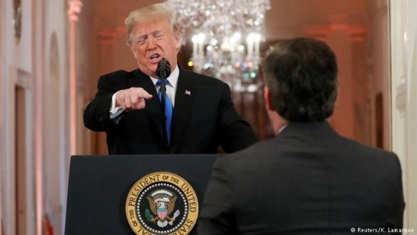 Ο Τραμπ… μαινόμενος κατά του Τύπου