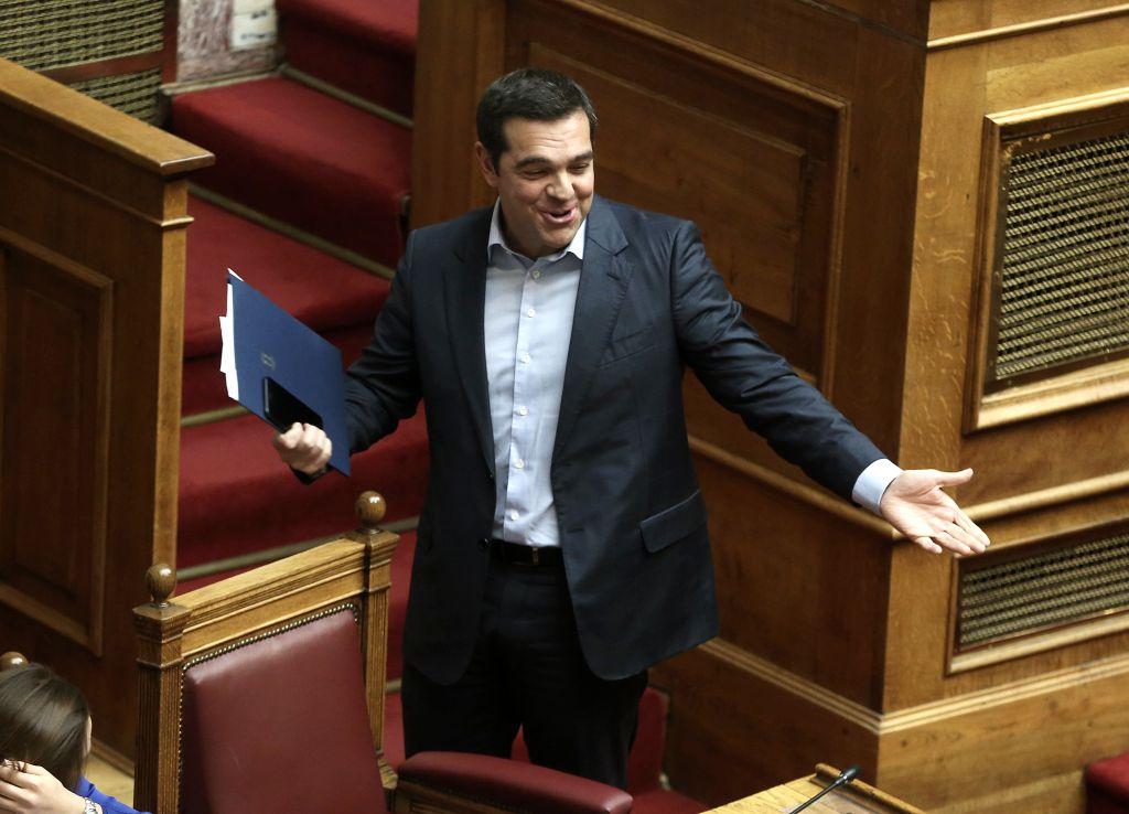 Fake news οι παροχές Τσίπρα – Ποια είναι η αλήθεια για την οικονομία