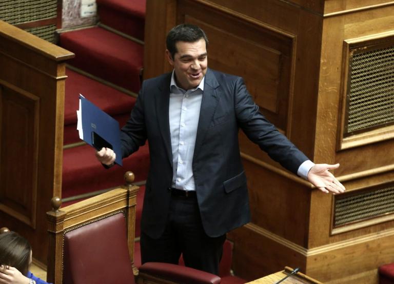 Fake news οι παροχές Τσίπρα – Ποια είναι η αλήθεια για την οικονομία