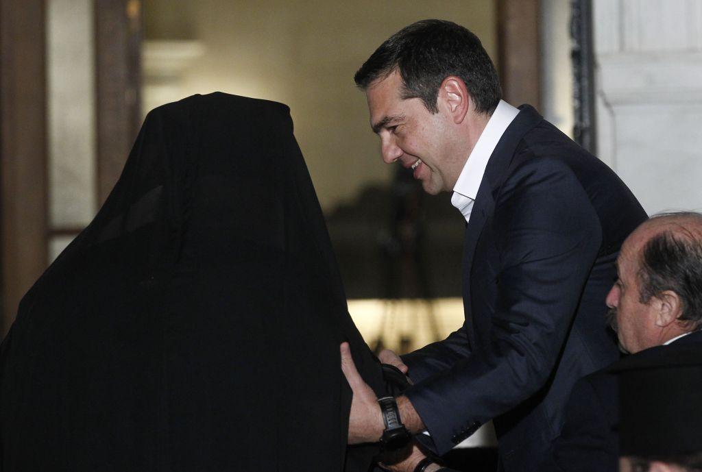 Τρολάρει το Twitter το «χωρισμό» Κράτους-Εκκλησίας