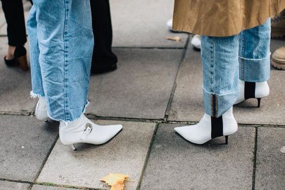 Λευκές μπότες; Οπωσδήποτε!