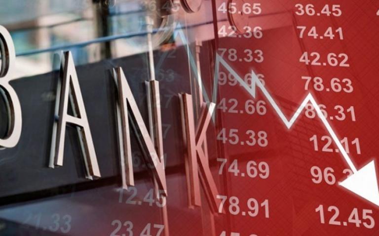 Κάτω από τις 600 μονάδες με τραπεζικό ξεπούλημα