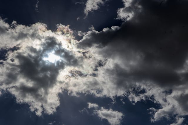 Καιρός: Βροχές και σποραδικές καταιγίδες