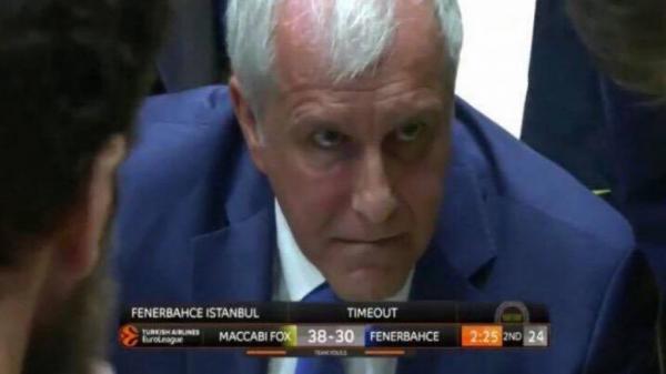 Έξαλλος ο Ζέλικο με τον Σλούκα: «Τώρα με ρωτάς τι να παίξουμε;»