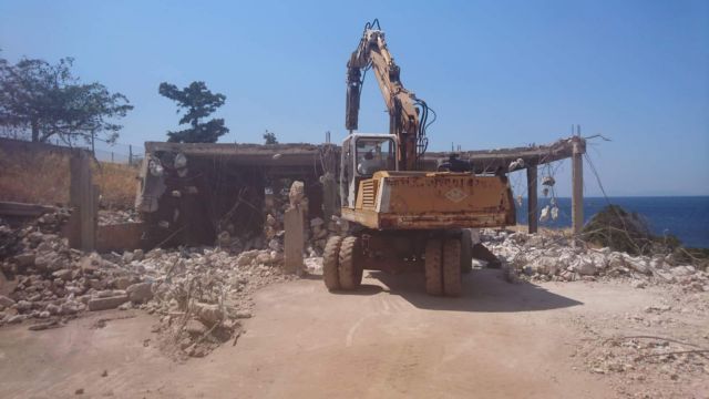 Ξεκινούν κατεδαφίσεις στη Μάνδρα