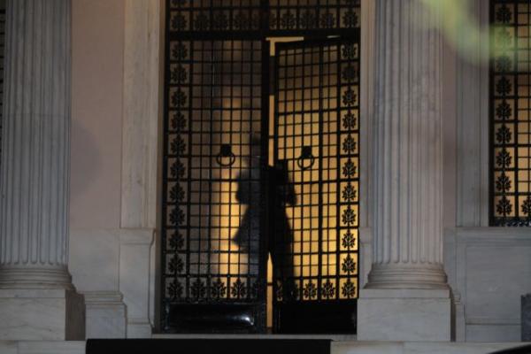 Καταιγίδα δικαστικών εξελίξεων από Μαξίμου ενόψει εκλογών