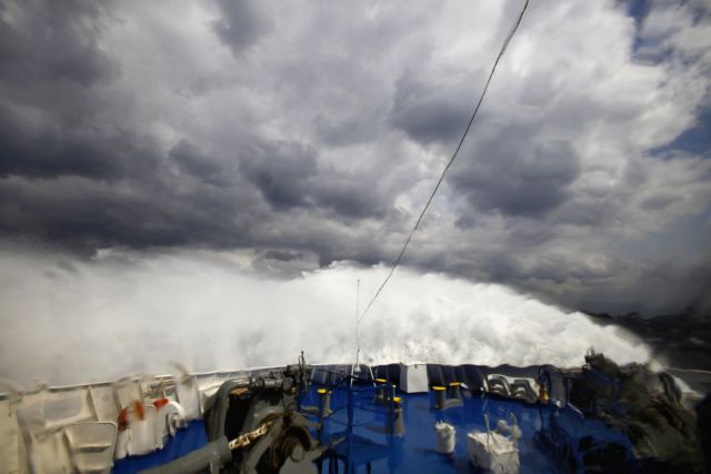 Η «μάχη» του «Άρτεμις» με τα κύματα