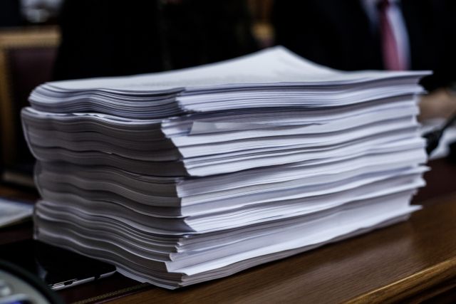 Από Δεκέμβριο θα ξεκινήσει η κατάργηση του χαρτιού στο Δημόσιο