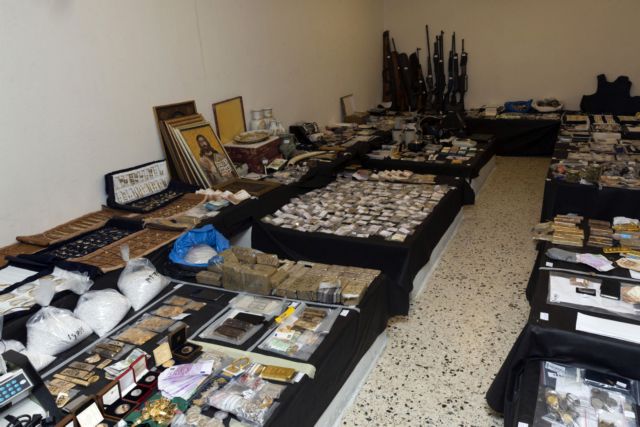 Κύκλωμα λαθρεμπορίας χρυσού: Ελεύθεροι εννέα κατηγορούμενοι