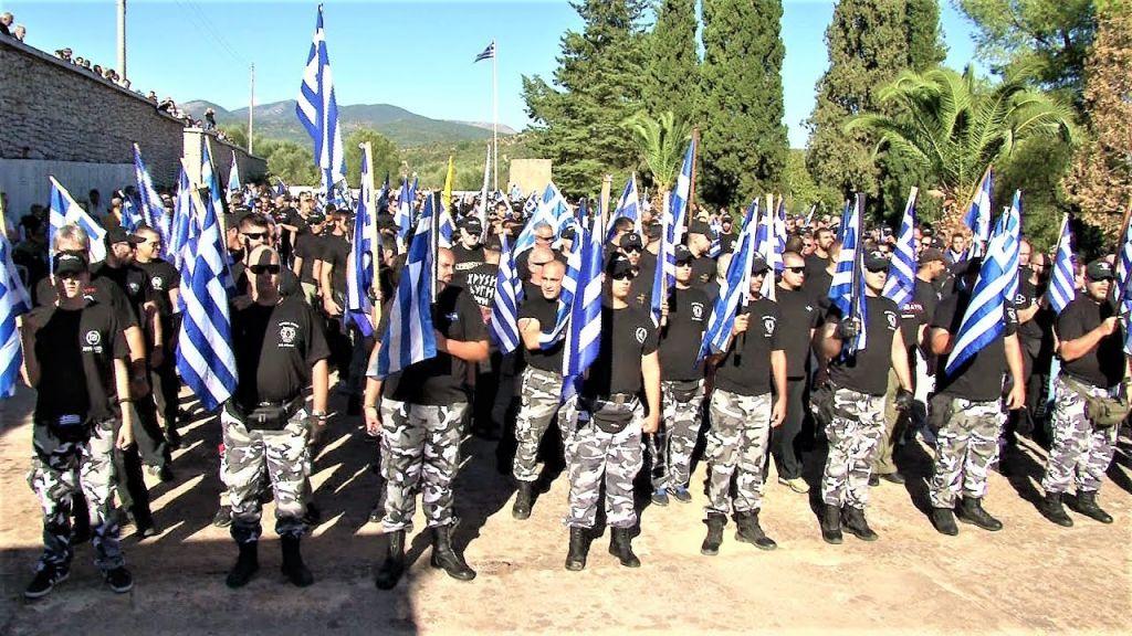 Προκλητική η Χρυσή Αυγή: Τάγμα εφόδου στον σταθμό Μοναστηράκι