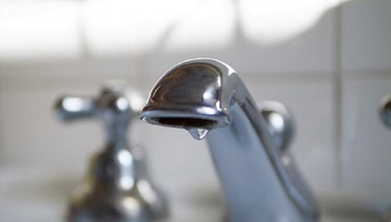 Χωρίς νερό παραμένουν περιοχές της Αθήνας