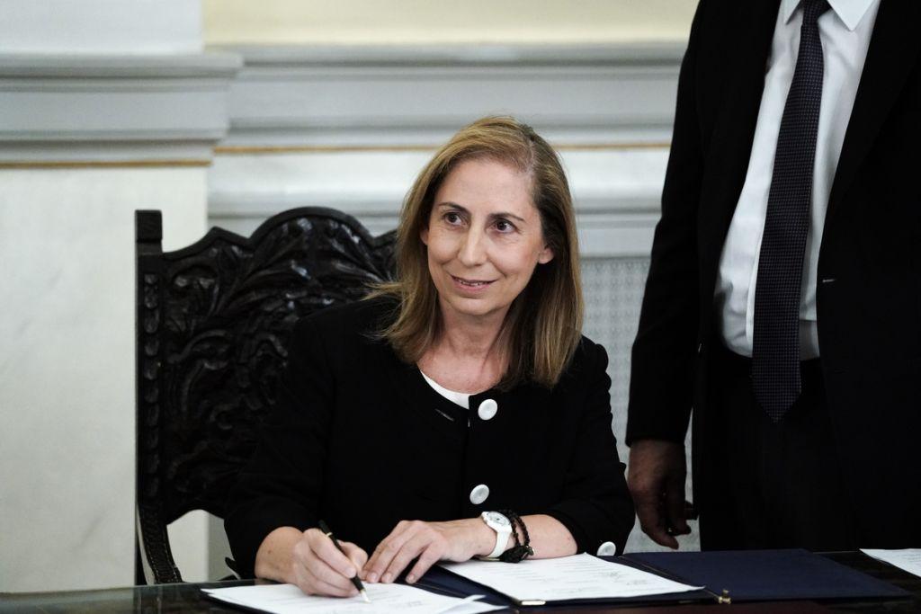 «Βρέχει» προσλήψεις: 8.000 για το 2019 ανακοίνωσε η Ξενογιαννακοπούλου