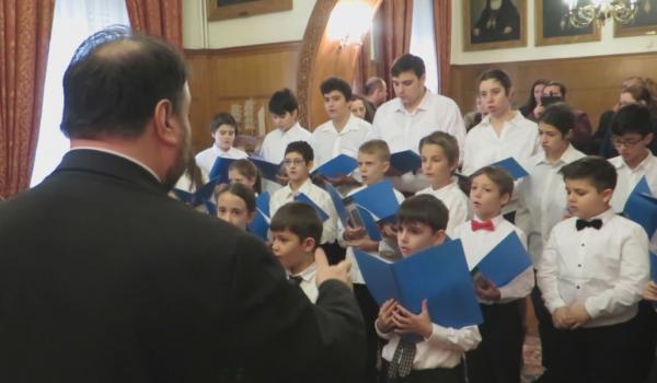 Χριστουγεννιάτικα κάλαντα στον Αρχιεπίσκοπο Ιερώνυμο από σχολεία και Χορωδίες