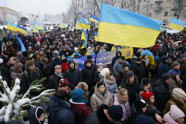 Ανακηρύσσεται Αυτοκέφαλη η Εκκλησία της Ουκρανίας – Πλήθος κόσμου στο Κίεβο