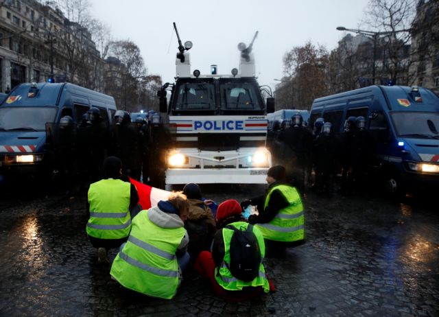 Γαλλία: Στους εννέα οι νεκροί από τις διαδηλώσεις των «κίτρινων γιλέκων»