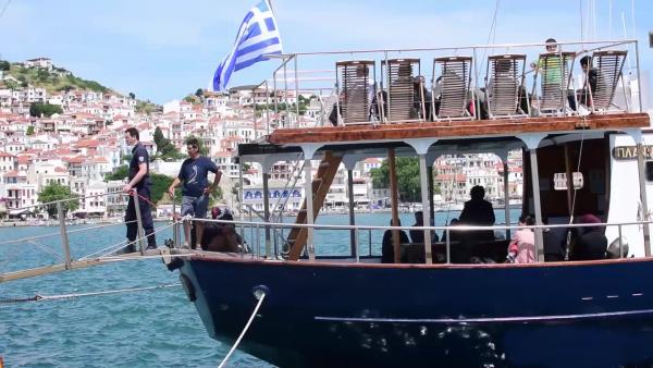 Εντοπίστηκαν από ψαράδες 50 μετανάστες στη νησίδα Γούρα στην Αλόννησο