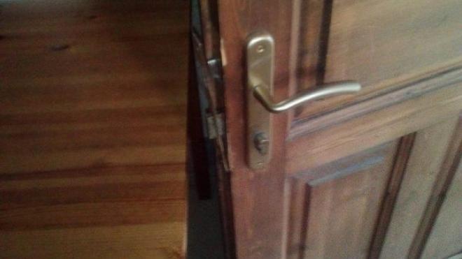 Χανιά: Της ξήλωσε την πόρτα για να την πετάξει έξω από το σπίτι