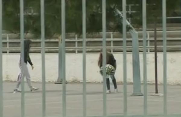 Τραγικός θάνατος 14χρονου την ώρα που έπαιζε μπάσκετ σε προαύλιο σχολείου