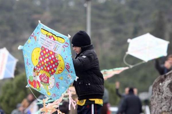 Καθαρά Δευτέρα με βροχή και κρύο