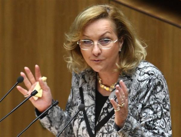 Η κατάσταση στην Ελλάδα θα είναι δύσκολη για αρκετά χρόνια, λέει η Μ.Φέκτερ