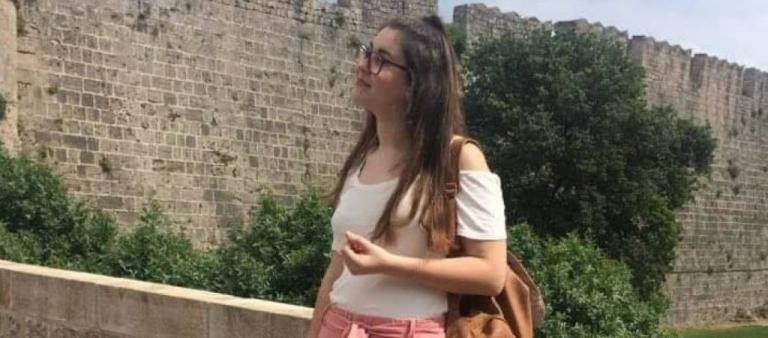 Ρόδος : Συγκλονίζει η μητέρα της φοιτήτριας – Γιατί την πέταξαν στη θάλασσα, γιατί τόσο μένος;