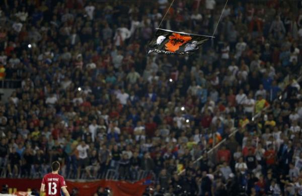 Σφοδρά επεισόδια και οριστική διακοπή στη… μάχη Σερβία – Αλβανία