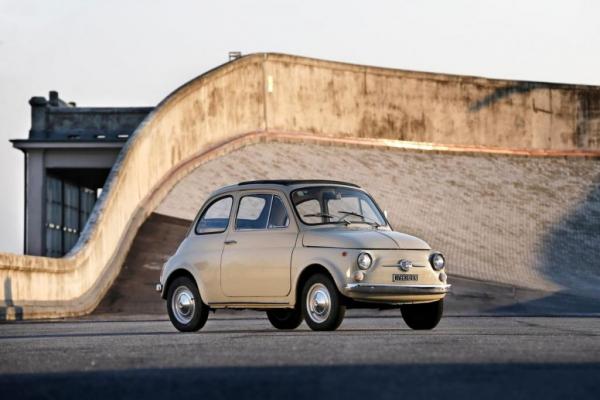 Τo Fiat 500 F κερδίζει μια θέση στο MoMA