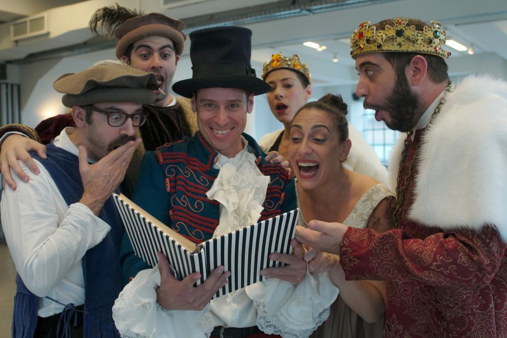 Ο Γιάννης Σαρακατσάνης κάνει μαζί μας ένα «ταξίδι στο χρόνο»