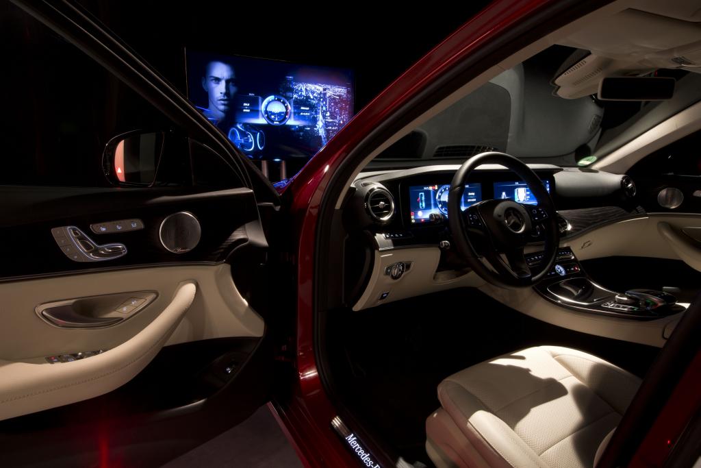 Mercedes-Benz E-Class 2016: «Εκ των έσω»